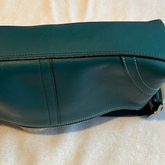 2 Leather Coach Bags Y2K NWOT Teal Turquoise Blue Baguette handbag w/ Wristlet - Picture 5 of 9